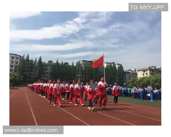 热爱足球歌唱响青春梦想激励无畏拼搏精神的旋律