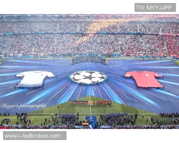 足球对决二:激情碰撞与战术较量的巅峰对决盛宴 足球对决二:激情碰撞与战术较量的巅峰对决盛宴